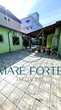 Imagem AMPLA CASA COM CHURRASQUEIRA E QUINTAL
