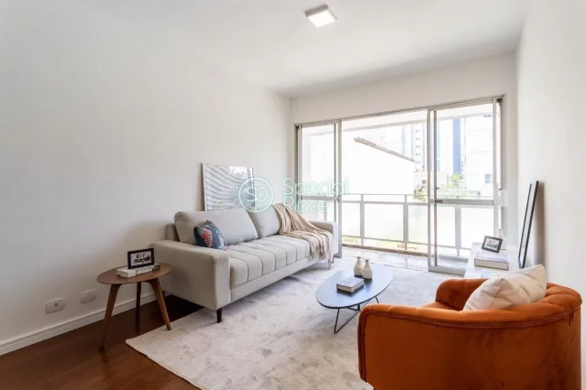 Imagem Apartamento com 92m² no Campo Belo. Andar baixo. Living com varanda, sala de jantar, 03 dormitório...