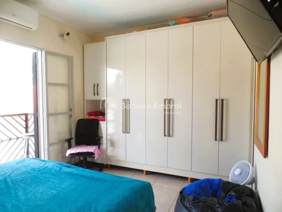 Imagem Ótima localização no bairro!
Casa muito agradável, com 3 quartos, sendo 1 suíte, com closet.
Sa...