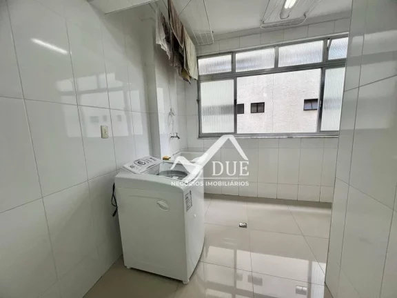 Imagem Ótimo Apartamento 2 dormitórios mais dependência na quadra da praia Aparecida em Santos