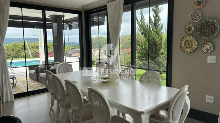 Imagem Casa de Alto Padrão no Residencial 7 Lagos - Estilo Inglês, Sofisticada!