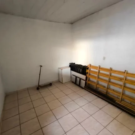 Imagem Casa 2/4 Com Barracao No Santa Luzia