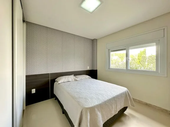Imagem Casa em Condominio 5 Dormitórios - Bairro --