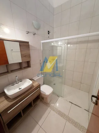 Imagem Casa com 2 dormitórios, quintal e energia sustentável à venda