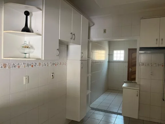 Imagem Sobrado com 3 dormitórios à venda, 170 m² por R$ 750.000,00 - Centro - Ferraz de Vasconcelos/SP