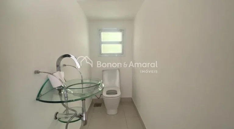 Imagem Descubra o prazer de morar em um condomínio encantador e bem localizado, em um sobrado deslumbrante...