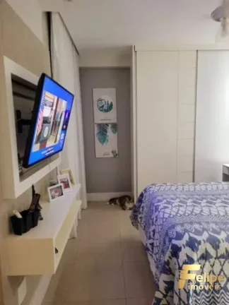 Imagem Apartamento com três quartos - em Itapuã.
