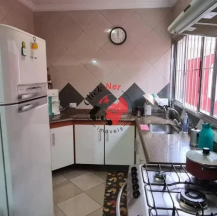 Imagem Casa térrea à venda localizada no bairro Pauliceia, São Bernardo do Campo com 3 dormitórios, sendo 1 suíte, 3 vagas, 257 m².