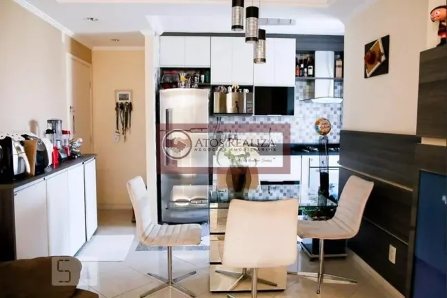Imagem Imóvel aconchegante para alugar com 2 quartos e 1 banheiro no total. Este imóvel está bem equipado, é ideal para quem procura conforto e comodidade. O condomínio é bem equipado com diversas instalações, apropriado para quem busca lazer sem sair de casa e 
