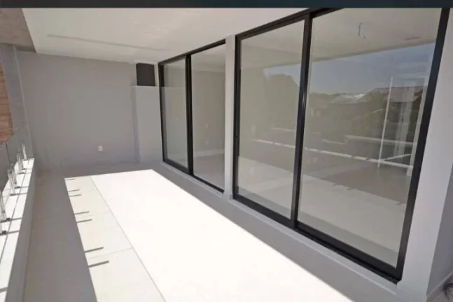 Imagem Casa Triplex Condomínio Interlagos de Itaúna