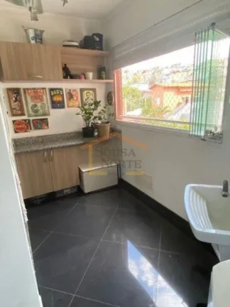 Imagem Apartamento 2 dormitórios, sala ampla, varanda com vista livre, cozinha americana com móveis plane...