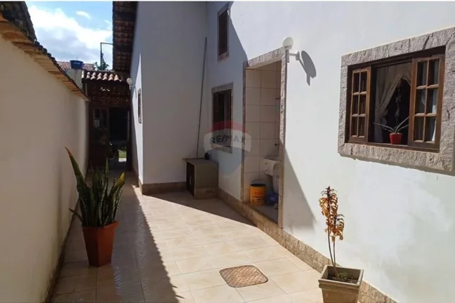 Imagem Casa com três dormitórios em itaipuaçu.