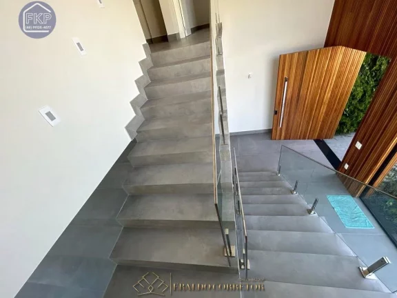 Imagem Casa Alto Padrão 5 Suítes!