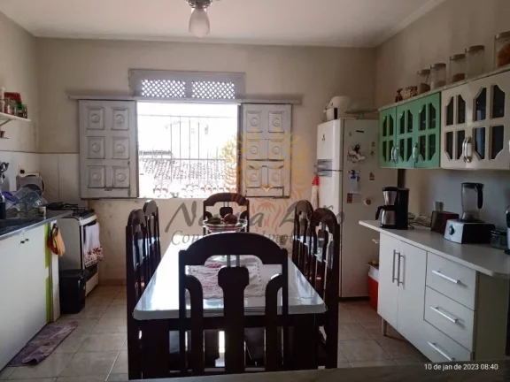 Imagem Casa Duplex com Ponto Comercial à venda no Conjunto Augusto Franco, Aracaju-SE! 3 quartos, 2 suítes, 215m².