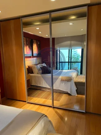 Imagem Espaçoso apartamento de alto padrão com 4 quartos e 3 suítes em Santa Cecília, São Paulo-SP