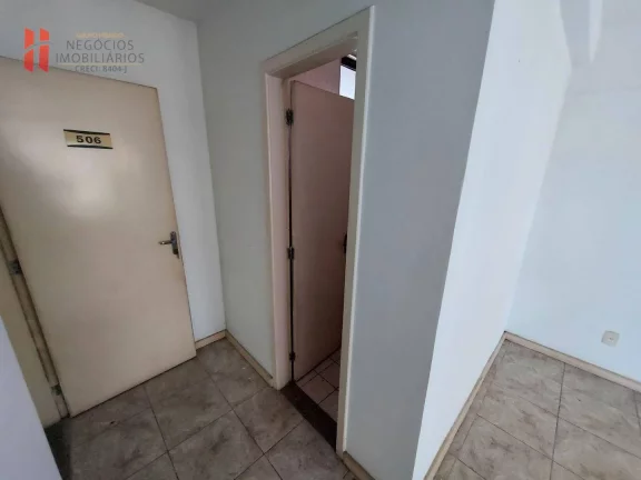 Imagem Sala comercial com 28m²na esquina com a Av. Brigadeiro Lima e Silva.