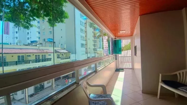 Imagem Apartamento diferenciado com 2 suítes e 2 vagas de garagem em Balneário Camboriú