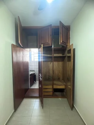 Imagem Casa linear no primeiro pavimento composta de 3 quartos sendo uma suíte reformada piso em porcelanato em excelente localização no centro de Alegre ES.