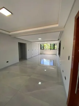 Imagem Casa nova de alto padrão com 4 suítes e 3 vagas de garagem em Itajaí/SC