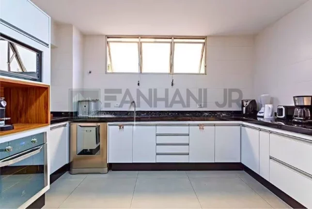 Imagem Imperdível: Apartamento de Altp Padrão com 4 Quartos e 2 Suítes no Jardim Paulista, São Paulo-SP!