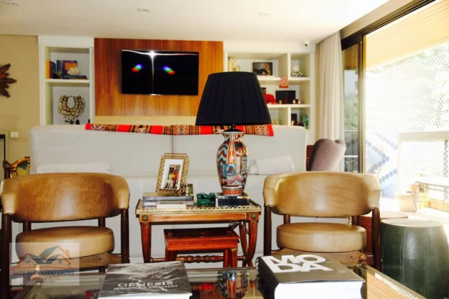 Imagem Apartamento Alto Padrão, 1 por andar, à Venda no Campo Belo: 3 suítes e 3 vagas. R$ 2.800.000,00