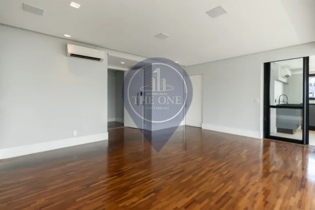 Imagem Venda de Apartamento de Luxo com 3 Quartos e 3 Suítes na Vila Uberabinha, São Paulo-SP: 184 m², 2 Salas, 5 Banheiros e 3 Vagas.
