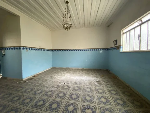 Imagem Casa Antiga, Bem Conservada e Espaçosa no bairro São José em Barbacena