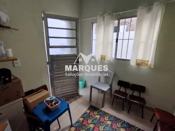 Imagem Terreno de 301m² com Salão Versátil no Jardim das Figueiras