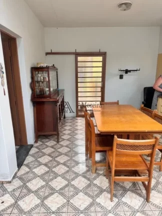 Casa à venda em Jundiaí-SP, Vila Alvorada: 3 quartos, 1 suíte, 1 sala, 2 banheiros, 3 vagas de garagem, 280m². Aproveite!