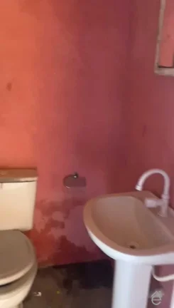 Imagem Casa de esquina, no centro de de Mar Vermelho, 51m2, 2/4, com garagem