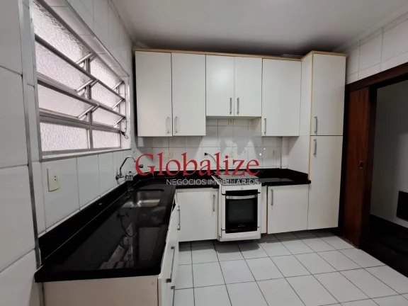 Imagem Apartamento à venda com 109m², 3 quartos, 2 banheiros, elevador, 1 quadra da praia por R$590.000,00 no Boqueirão em Santos