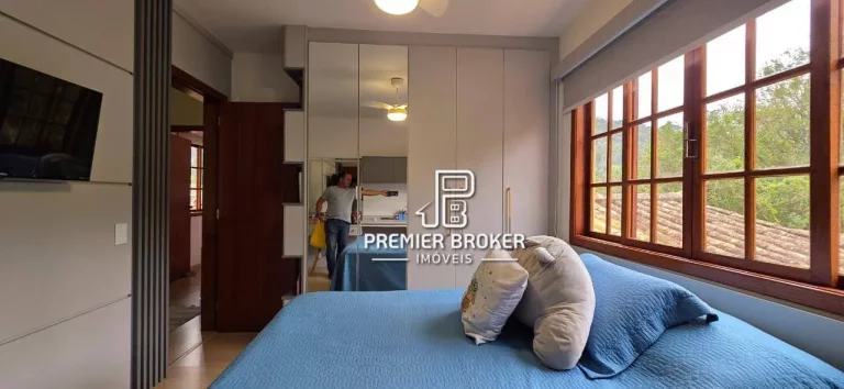 Imagem Casa com 4 dormitórios à venda, 171 m² por R$ 1.090.000 - Cascata do Imbuí - Teresópolis/RJ