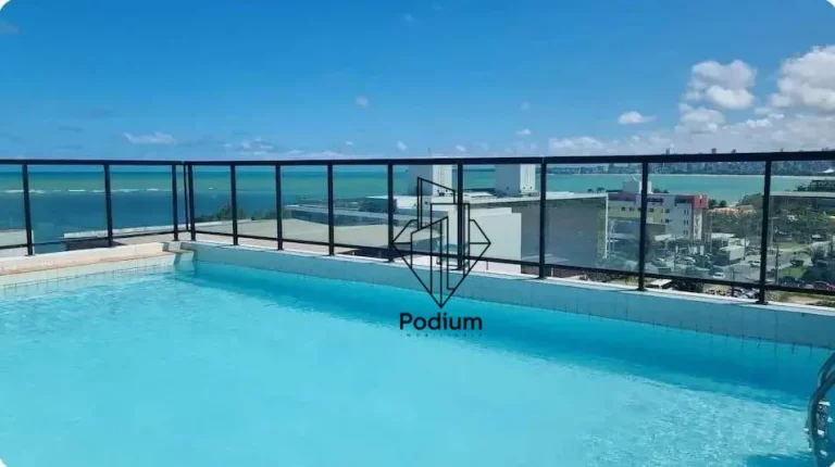 Imagem Apartamento com varanda/sacada e vista lateral para o mar a poucos metros da praia no Jardim Oceania / Bessa -AP2762.