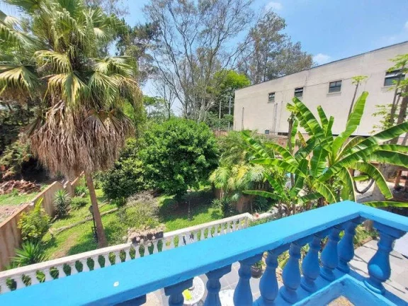 Imagem Casa comercial na Granja Viana. Localizada em via de acesso ao Km 23