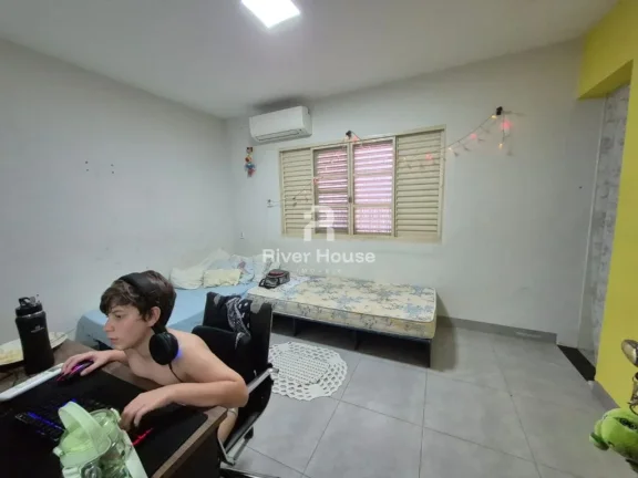 Imagem Belíssima Casa para Venda no Valor R$ 1.200.000,00 ; Area 882 m² ; 05 Suítes ; Boa Esperança, Cuiabá - MT 01 Area da Frente 01 Sala 05 Quartos sendo 05 Suítes uma Master 06 Banheiros 01 Cozinha 01 Area fundos 01 Lavanderia 06 Vagas de Garagem Piscina. Loc