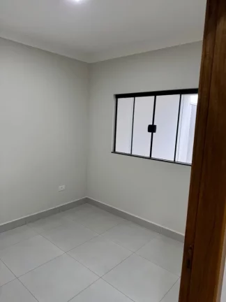 Imagem Alto Padrão para Venda em Maringá, Conjunto Habitacional Requião, 3 dormitórios, 1 suíte, 2 banheiros, 1 vaga