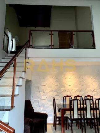 Imagem Linda casa semi-mobiliada e climatizada com 1 suíte, 2 quartos, 2 vagas de garagem e completa área...