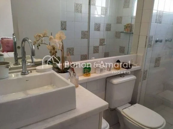 Imagem Casa com 3 quartos, sendo um suíte, com armários e ar condicionado, sala living três ambientes, c...