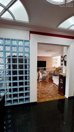 Imagem Apartamento com 200m2, 3 dormitórios (1 suíte) e 2 vagas demarcadas a venda no Bela Vista, São Paulo