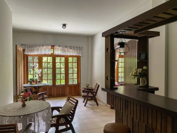Imagem Studio à Venda em Campos do Jordão — Jaguaribe, Mobiliado e com Jardim