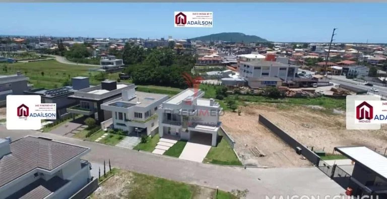 Imagem Casa alto padrão em Condomínio fechado com 4 Quartos à venda, 400m² - Em Florianópolis SC