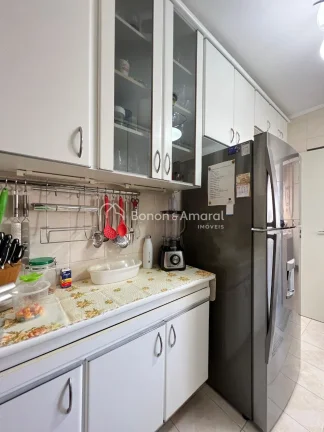 Imagem Este apartamento em andar alto oferece uma excelente distribuição com três dormitórios, sendo um...