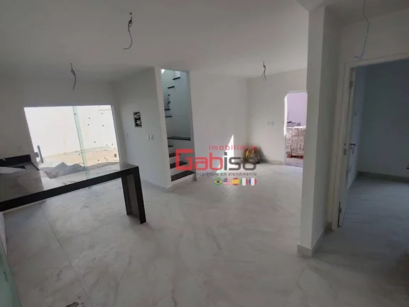 Imagem Casa com 3 dormitórios à venda, 150 m² por R$ 550.000,00 - Peró - Cabo Frio/RJ