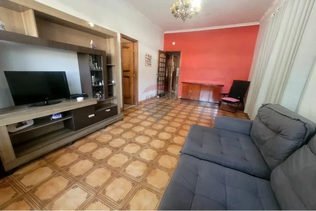 Imagem Casa á venda com 3 quartos com 708m² em Campinho - Rio de Janeiro