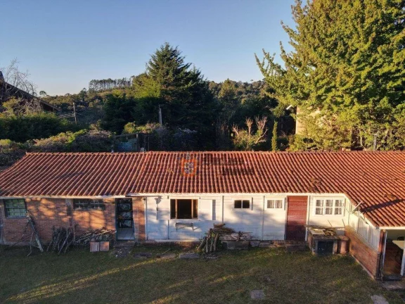 Imagem Casa com 3 dormitórios à venda, 280 m² por R$ 1.220.000 - Alto Do Capivari - Campos do Jordão/SP