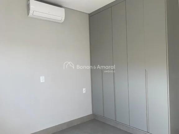 Imagem Casa térrea nova à venda com 3 quartos sendo 3 suítes, todas com armários planejados, ar condici...