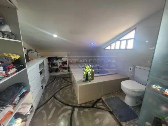 Imagem F01 - Imperdível! Casa com Piscina, Jardim e 4 Quartos em Terreno de 1.000 m²
