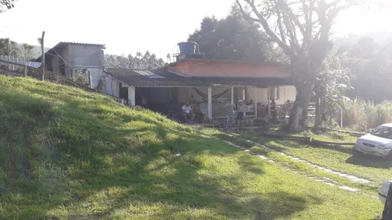Imagem Chácara com 3 dormitórios à venda, 77912 m² por R$ 1.050.000,00 - Chácara Sete Cruzes - Suzano/SP