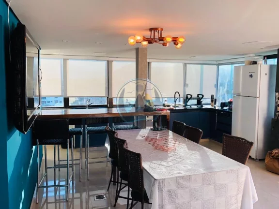 Imagem Cobertura Duplex à venda em Ubatuba-SP: 4 quartos, 4 suítes, 1 sala, 5 banheiros, 1 vaga, 152m² no Centro!