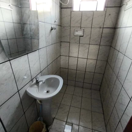 Imagem Casa 2/4 Com Barracao No Santa Luzia